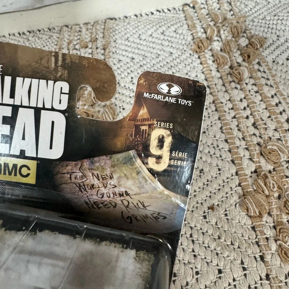 McFarlane Action Figrure The Walking Dead Series 9 Daryl Dixon